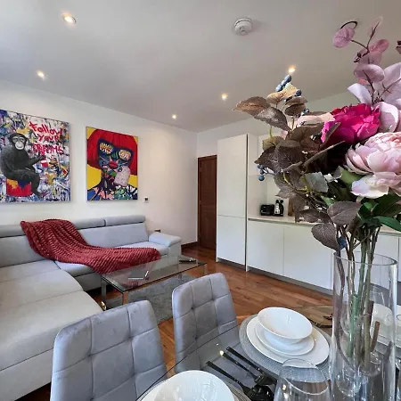 2Bd Luxurious Holborn Apartments